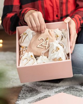 Adventní kalendáře ✨ Moji milí, musím se přiznat, že období čekání na Ježíška miluju🎄🤗 a proto jsem si výrobu tohoto...